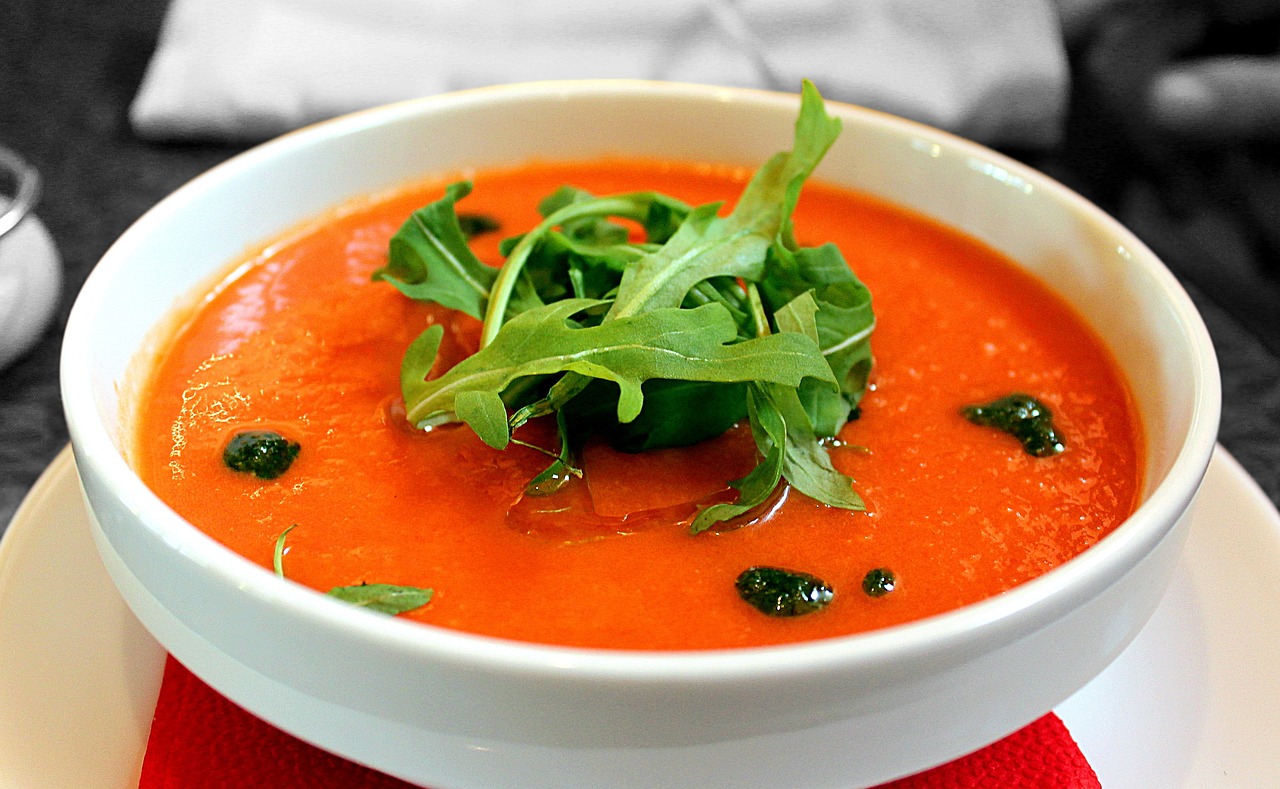 Zupa pomidorowa z passaty – prosty przepis na pyszny obiad